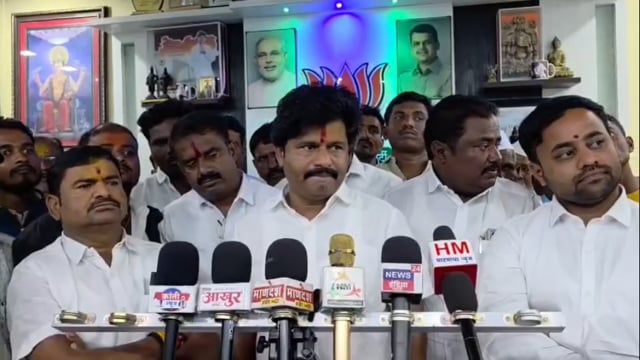 कार्यकर्त्यांचा आग्रह म्हणूनच जिल्हा परिषद साठी घरातील उमेदवार गोपीचंद पडळकर