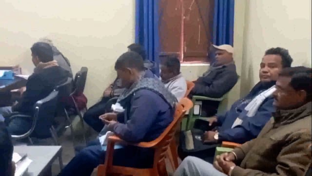 प्रखंड मनरेगा कार्यक्रम पदाधिकारी ने पीआरएस के साथ की समीक्षा बैठक