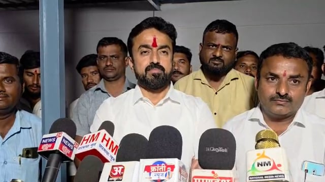 अनेकांनी मोहन काका चे घराणे संपवण्याचे प्रयत्न केले पण आम्ही त्यांना सोबत घेऊन जातोय सुहास बाबर 