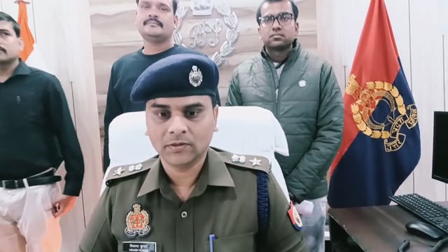 बलरामपुर 132स्मार्टफोन बरामद कर पुलिस द्वारा किया गया सुपुर्द 