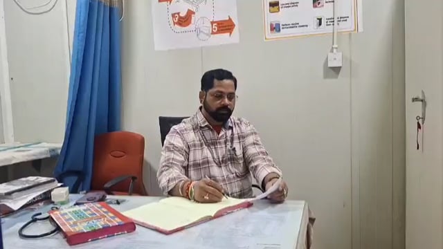 प्रसव के बाद मरीज के परिजनों से नार कटाई के नाम पर अवैध उगाही, का मामला आया सामने।