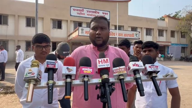 विटलापूर पंचायत समिती गणातून एडवोकेट सुयश कदम यांचा उमेदवारी अर्ज वंचित कडून दाखल 