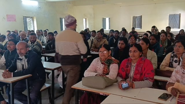 सिरदला में सरकारी विद्यालयों की प्रधान शिक्षकों की समीक्षात्मक बैठक आयोजित