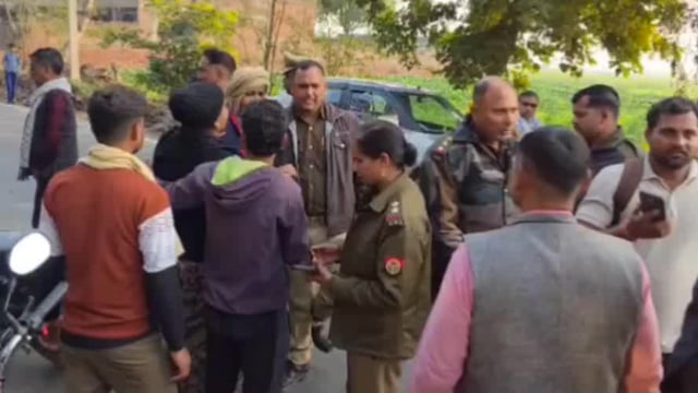 राया सादाबाद रोड़ पर तेज़ रफ़्तार थार गाड़ी ने रौंदें बाइक सवार, हुए घायल, पुलिस ने अस्पताल में कराया भर्ती।