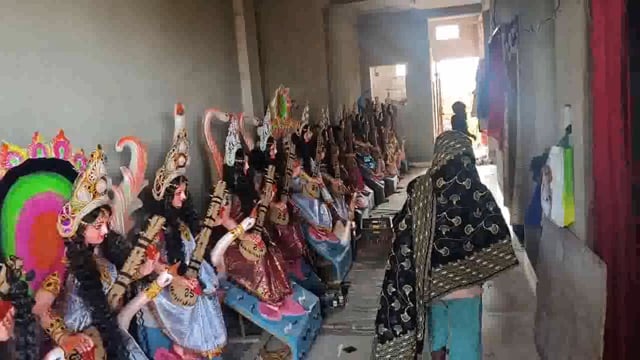 सरस्वती पूजा की तैयारी अंतिम चरण में, प्रतिमा को अंतिम रूप देने में जुटे कलाकार देखिए पूरी रिपोर्ट