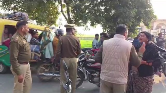 MANT- मथुरा के राया में थार की टक्कर से दो बाइक सवार गंभीर रूप से, घायल,,