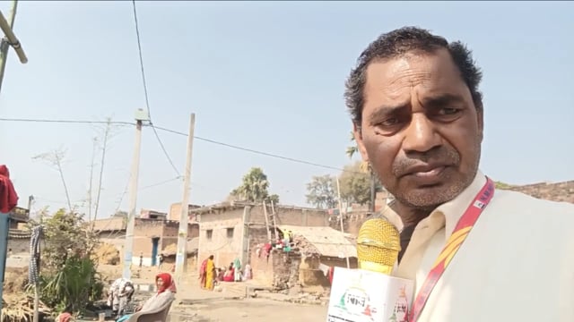 सिरदला के कोलडीहा में नाली का निर्माण अधूरा सड़क पर बह रहा पानी लोग परेशान