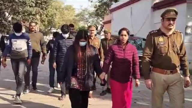MANT- 2 करोड़ 4 लाख रुपए की ठगी करने वाले, पांच ठगों को पुलिस ने किया गिरफ्तार,,