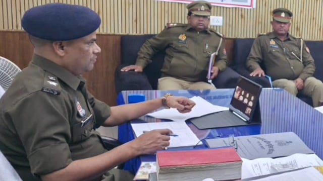 MANT-  थाना गोवर्धन में एएसपी ग्रामीण ने की बीट कांस्टेबलों की गोष्टी, लंबित मामलों के, शीघ्र निस्तारण के निर्देश,,