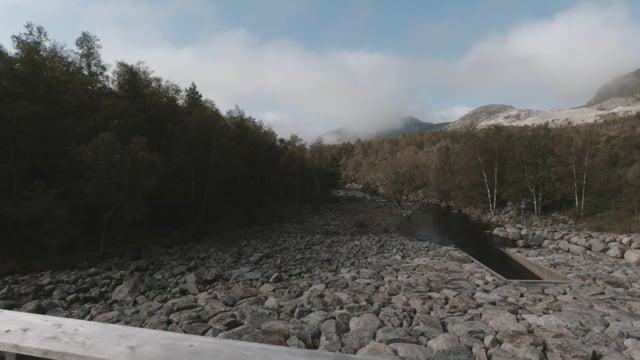 Nature Walk – Late Summer Hike at Norwegian Lake, Norway