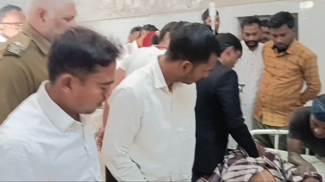 स्कॉर्पियो व मोटरसाइकिल की टक्कर में एक युवक गंभीर रूप से जख्मी, सदर अस्पताल नवादा रेफर