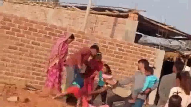  बांका/कटोरिया:अबला नारी और बच्चे की पिटाई का VIDEO वायरल, फिर भी पुलिस खामोश! जयपुर थाना पर उठे सवाल”