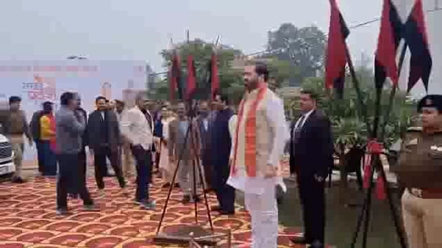 अमेठी प्रभारी मंत्री सतीश चंद्र शर्मा पहुंचे अमेठी जिला पंचायत रिसोर्स सेंटर परिसर में आयोजित यूपी दिवस कार्यक्रम 