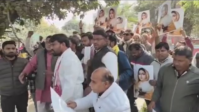 MANT- मथुरा में  दिल्ली  क्यूंच कर रहे धनगर समाज के लोगों को पुलिस ने रोका, कुछ लोगों को पुलिस ने हिरासत में लेकर  छोड़-