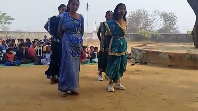 बलरामपुर जिले के माध्यमिक शाला बरती खुर्द में बच्चों की मनमोहक प्रस्तुति।