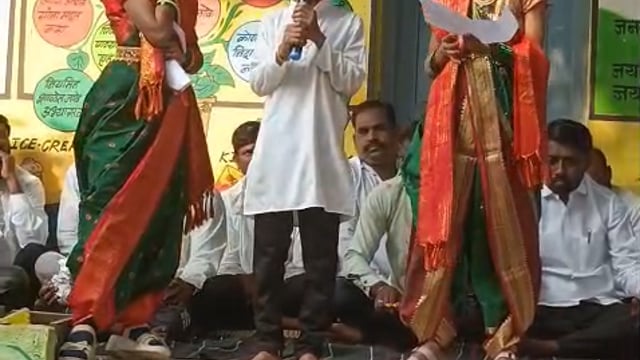 कुमदाळ येथे जिल्हा परिषद शाळेतील पाचवीत शिकणारा विद्यार्थी गाजविला भाषण