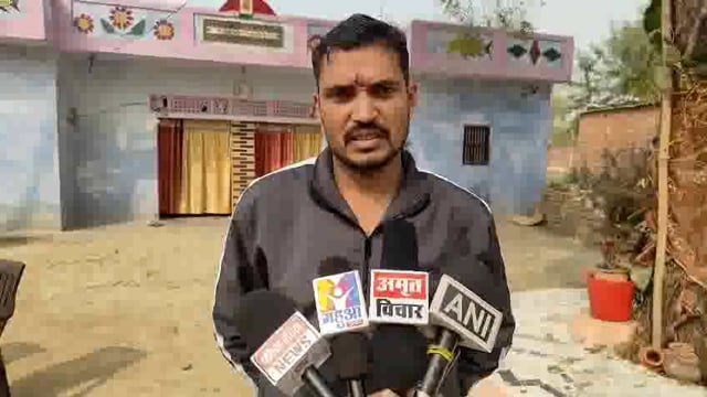 अमेठी के कोरारी हीर शाह में भाजपा के बूथ संख्या 6 के अध्यक्ष रणवीर सिंह और बूथ संख्या 7 के अध्यक्ष अखिलेश ने 