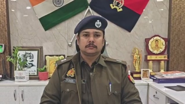 मेरठ थाना मेडिकल क्षेत्रान्तर्गत पति द्वारा पत्नी को चाकू मारने से इलाज के दौरान पत्नी की मृत्यू की घटना पर, पुलिस द्वारा  आरोपी पति की गिरफ्तारी के सम्बन्ध में पुलिस अधीक्षक नगर द्वारा बाईट ।