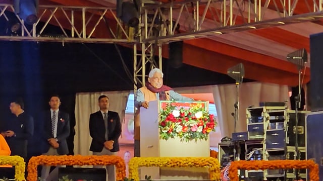 सिद्धार्थनगर के उत्थान को लेकर नेता प्रतिपक्ष माता प्रसाद पाण्डेय ने मुख्यमंत्री योगी आदित्यनाथ से जिले में निवेशकों को 