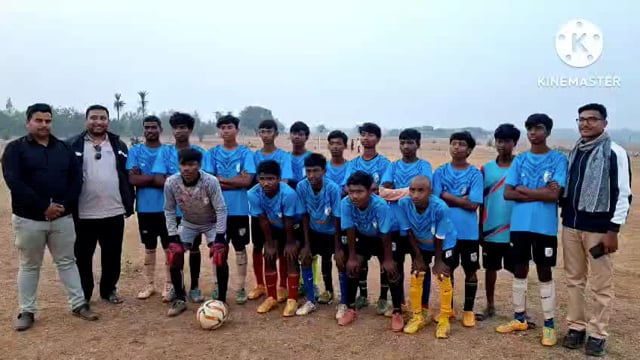 फुटबाल टूर्नामेंट में जिते मिशन स्कुल चरकापत्थर 