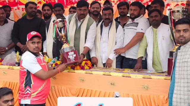 महेशगंज थाना क्षेत्र के आजादनगर रायअसकरन पुर में आयोजित आजाद कप क्रिकेट टूर्नामेंट का फाइनल मुकाबला#latest_news 