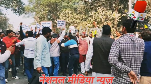 अंबेडकर नगर.....
आलापुर में सर्वण समाज और अधिवक्ताओं द्वारा UGC को लेकर केंद्र सरकार के खिलाफ प्रदर्शन।