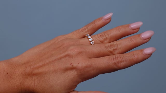 Bezel Set East West Heart Band - Video