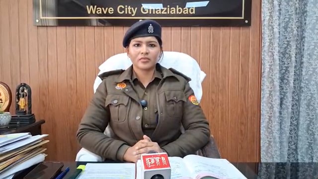 थाना क्रॉसिंग रिपब्लिक पुलिस टीम द्वारा अभियुक्त गिरफ्तार, कब्जे से चोरी की KIA SONET कार व पाइप रिंच बरामद।#गाजियाबाद,*उक्त सम्बन्ध में श्रीमती प्रियाश्री पाल, सहायक पुलिस आयुक्त वेवसिटी की बाइट