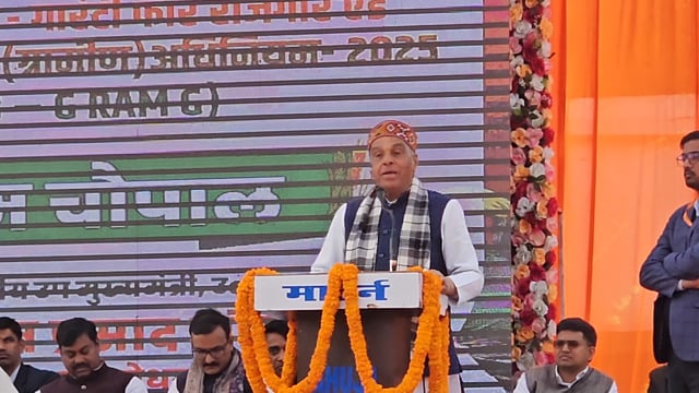  सांसद Jagdambika Pal ने धेनसा ग्राम पंचायत में उत्सव भवन देने की उप मुख्यमंत्री केशव प्रसाद मौर्या से की मांग