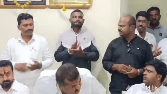 पाठिंबा शिवसेना - राष्ट्रवादीला 
 पण
नगरपंचायत मध्ये पडळकरांना शब्द  दिलाय पाच वर्ष त्यांच्याबरोबर