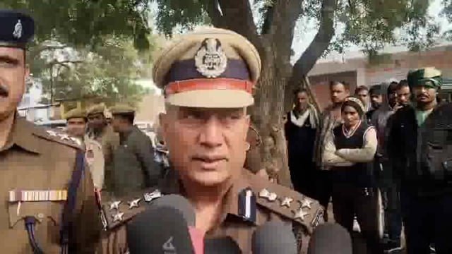 आगरा टेढ़ी बगिया चंदन नगर के पास दो ऑटो और एक ट्रक में हुई जोरदार टक्कर पांच लोगों की मौत