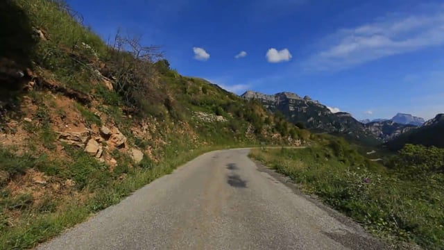 Virtual Walk - Lush Green Landscapes, Spanish Pyrenees, Spain