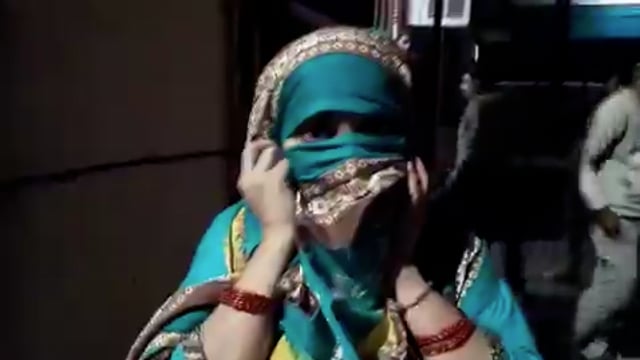 ▶️......Hathras -आगरा की एक लड़की की महीने भर पहले हाथरस में शादी हुई
लड़की कल पुलिस थाना पहुंची और अपने पति से निजात दिलाने की फरियाद की