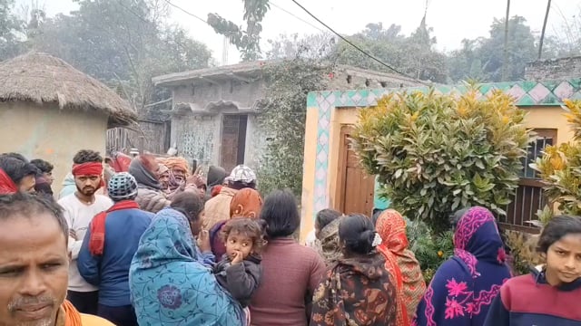 बगहा में तीन जिंदा बम बरामद, जांच में जुटी पुलिस।