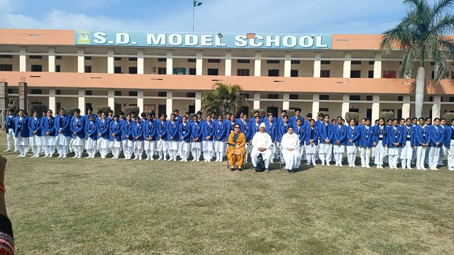 करनाल हरियाणा में बीके भगवान भाई माउंट आबू द्वारा नैतिक शिक्षा का पाठ पढ़ाया गया।