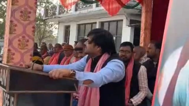 अमेठी में सपा विधायक प्रतिनिधि अनुराग प्रजापति रविदास जयंती मनाई मेधावी छात्राओं महिलाओं पुरुषों को किया सम्मानित 