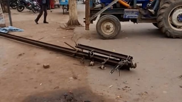 बिजली विभाग का लठे उखाड़ने का कार्य सुरु 