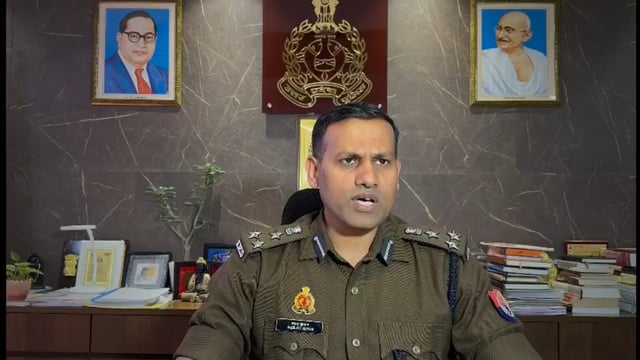 Lko Big Breaking 
*चाइनीज मांझे से हुई मौत को माना जाएगा हत्या, बेचते हुए पाए गए तो चलेगा मर्डर केस*
*मुख्यमंत्री के आदेश जारी होते ही प्रदेश भर की पुलिस आई एक्शन मोड़ पर*
राजधानी लखनऊ में चायनीज़ मांझे के विरूद्ध चलाये जा रहे विशेष अभियान के सम्बन्ध में संयुक्त पुलिस आयुक्त कानून एवं व्यवस्था बबलू कुमार द्वारा दी गयी बाइट!!