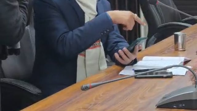 तहसील सभागार में एसडीएम ने ली बीएलओ की बैठक