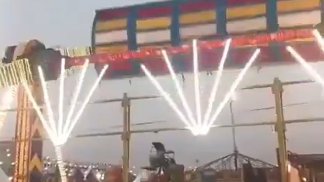 ▶️.......फरीदाबाद में झूला टूटने का LIVE वीडियो- एक पुलिस इंस्पेक्टर और एक महिला की मौत हो गई है,क़रीब 13 लोग घायल बताए जा रहे हैं