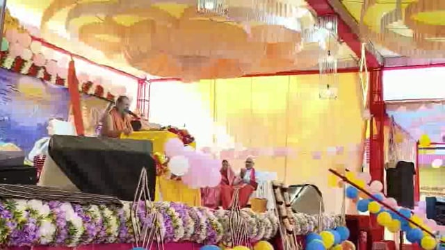 पूरे वासुदेव पांडेय गांव में कथा के छठवें दिन विवाह प्रसंग सुनाया गया। कथा व्यास ने भक्ति का महत्व बताया।