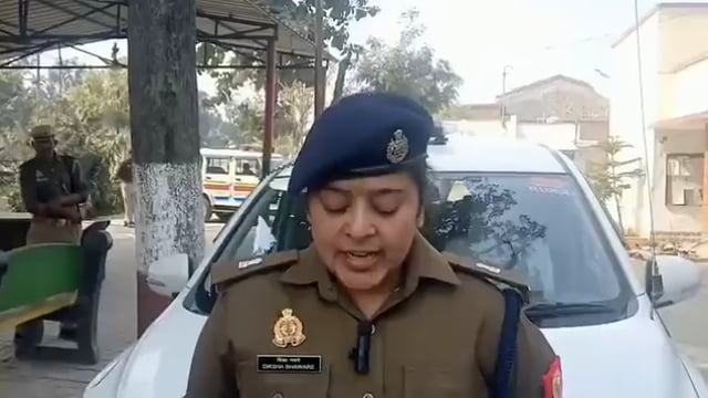 25 हजार का इनामी अभियुक्त महाराष्ट्र से गिरफ्तार
थाना तिलहर, जनपद शाहजहाँपुर में पंजीकृत अभियोग संख्या 586/2025 के वांछित एवं ₹25,000/- के इनामी अभियुक्त को शाहजहाँपुर पुलिस टीम ने दिनांक 07 फरवरी 2026 को कराड, राज्य महाराष्ट्र से गिरफ्तार किया है। पुलिस द्वारा अभियुक्त के विरुद्ध आवश्यक विधिक कार्यवाही की जा रही है। इस संबंध में अपर पुलिस अधीक्षक ग्रामीण महोदया ने जानकारी देते हुए पुलिस टीम की सराहना की।
