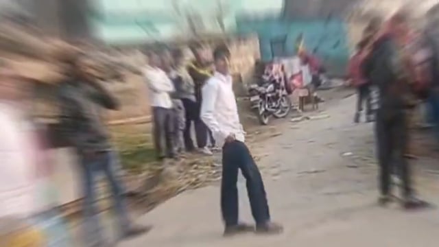 गांजा के साथ पति पत्नी गिरफ्तार, मौके से कारोबार में शामिल पिता फरार,