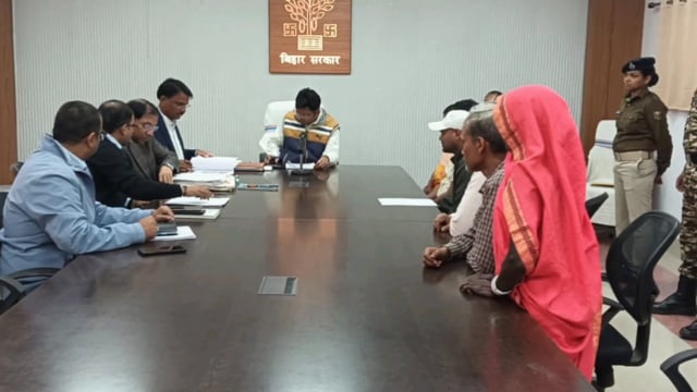 बांका में सबका सम्मान जीवन आसान पहल के तहत आमजन से सीधी संवाद बैठक