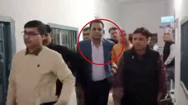 चार दिवारी के नाम पर सौदा हुआ तय, प्रमुख के चेंबर में हुआ बड़ा घटनाक्रम. विजिलेंस के हत्थे चढ़े गयाजी के चंदौली बीडीओ 