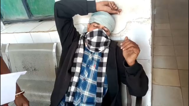 ऑटो बाइक टक्कर के बाद बवाल, ऑटो चालक की बेरहमी से पिटाई, गंभीर हालत में भागलपुर रेफर।