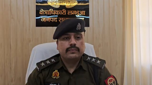 ▶️.....आज थाना कोतवाली देहात अन्तर्गत लोहरामऊ में सुतली बम फेके जाने की सूचना पर घटना स्थल का निरीक्षण किया गया तथा सीसीटीवी का अवलोकन कर अभियुक्तो की पहचान की जा रही है । फील्ड यूनिट के माध्यम से फोटो ग्राफी व साक्ष्य संकलन की कार्यवाही की जा रही है । तहीरर का आधार पर अभियोग पंजीकृत कर विधिक कार्यवाही प्रचलित है ।
*उक्त सम्बंध में क्षेत्राधिकारी लम्भुआ महोदय की बाइट*