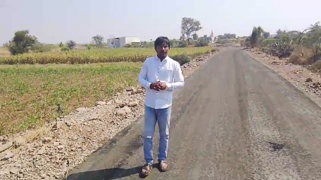 काळेवाडी हिवतड रोडवर विजेच्या खाली आलेल्या तारानमुळे अपघात 