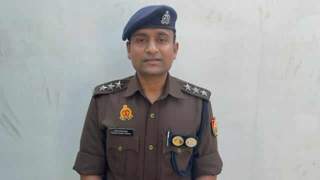 मेरठ थाना मवाना क्षेत्र अंतर्गत युवती के साथ छेड़छाड़ की घटना में PRV द्वारा त्वरित कार्यवाही/ अभियुक्त की गिरफ्तारी के संबंध में क्षेत्राधिकारी मवाना द्वारा बाईट।