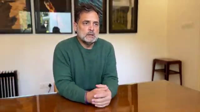 *FIR हो,*
*मुकदमा दर्ज हो या* 
*Privilege प्रस्ताव लाएं - मैं किसानों के लिए लड़ूंगा*
*जो भी ट्रेड डील किसानों की रोज़ी-रोटी छीने या देश की खाद्य सुरक्षा को कमजोर करे, वह किसान-विरोधी है*
*अन्नदाताओं के हितों से किसान-विरोधी मोदी सरकार को समझौता नहीं करने देंगे-राहुल गांधी*